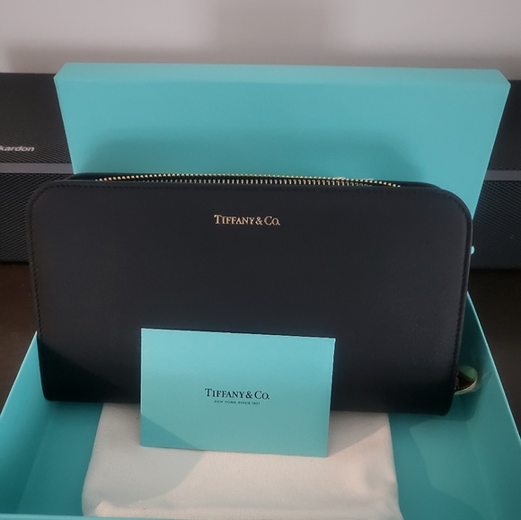 Tiffany Large Zip Wallet - Picture 4 of 5